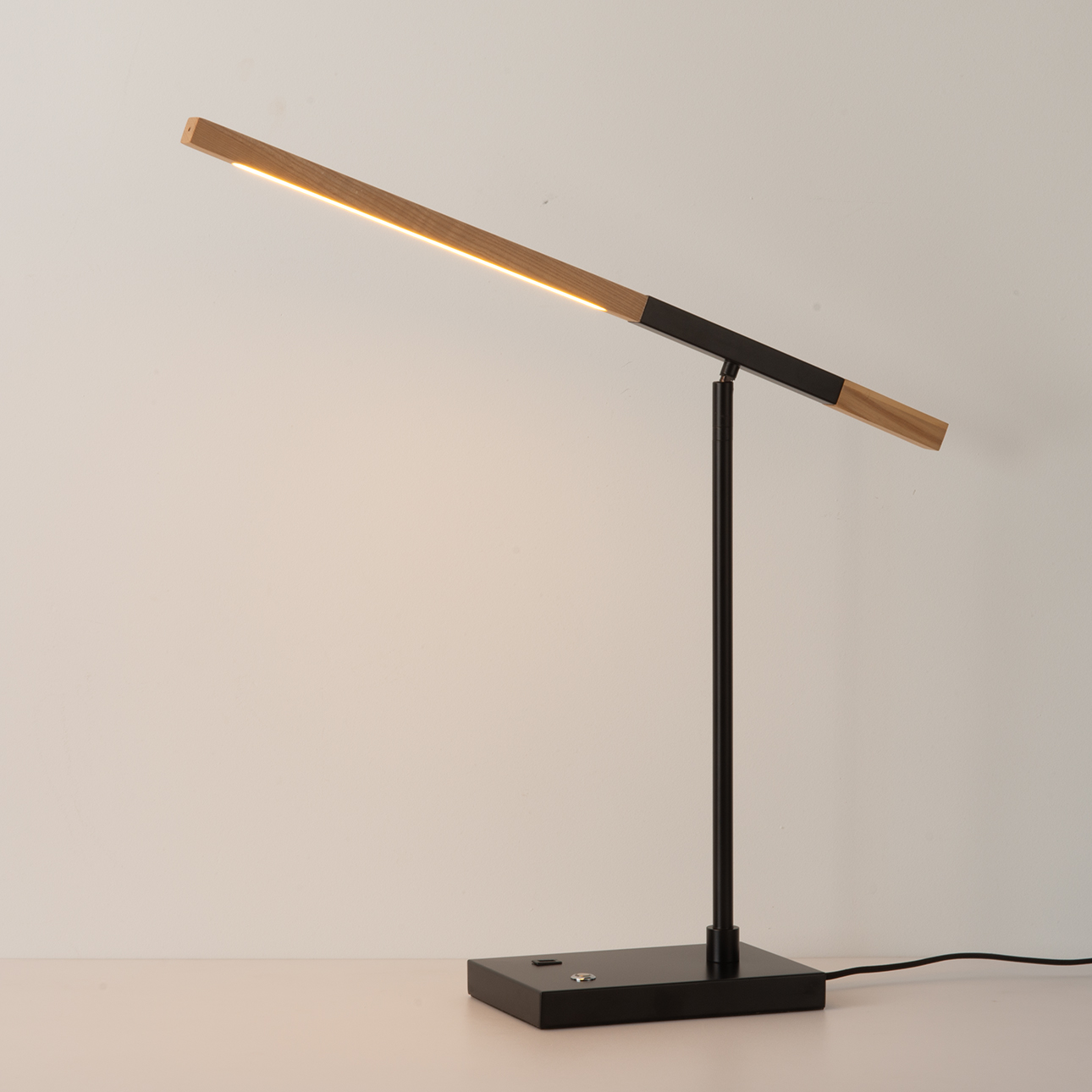 Port LED Table Lamp – Matte Black, Natural Ash Wood Finish
