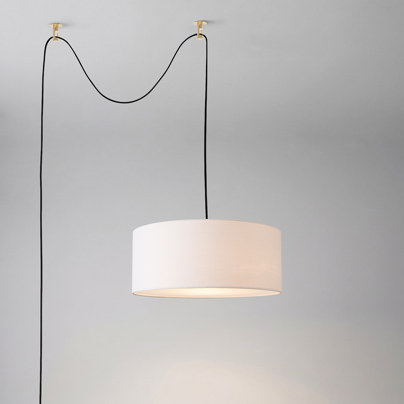 Stretch 15″ Swag Lamp – Weathered Brass Steel, Steel Base, White Linen Drum Shade, Dimmable