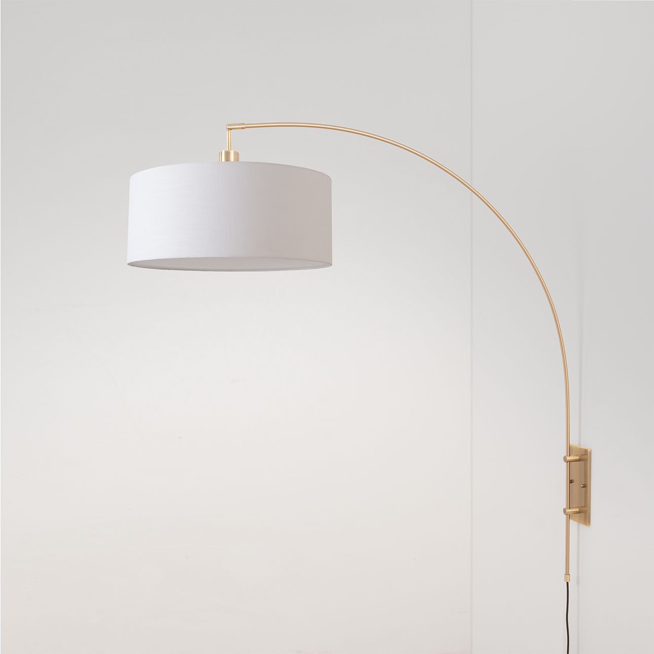 Span Wall Mounted Arc Lamp – Weathered Brass, White Fabric Drum Shade, Dimmable, Bulb Included